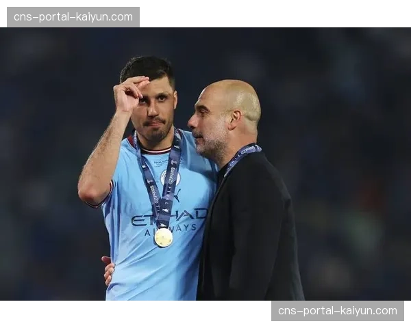 赛后更衣室：瓜迪奥拉向全队播放上赛季夺冠视频激励士气